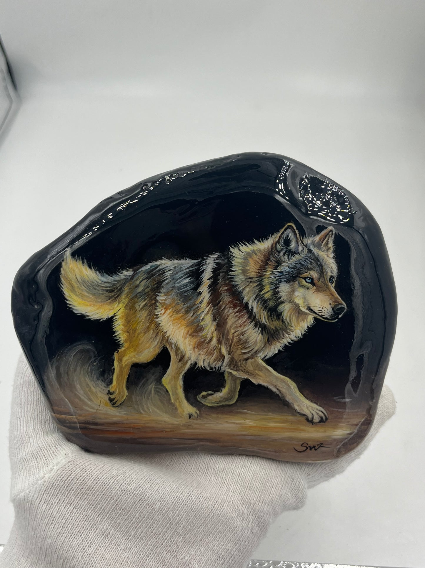 Einzigartig handbemalte /Ein rennender Wolf/inklusive Tischstaffelei