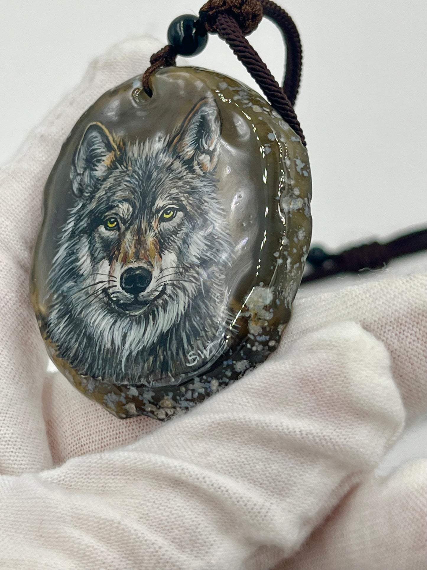 Einzigartige Anhänger /Der Wolf /Achat/Hand bemalt Juwelen und tragbare Kunst /Natur Schmuck