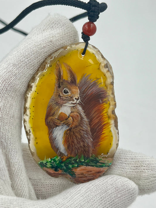 Einzigartige Anhänger /das Eichhörnchen /Achat/Hand bemalt