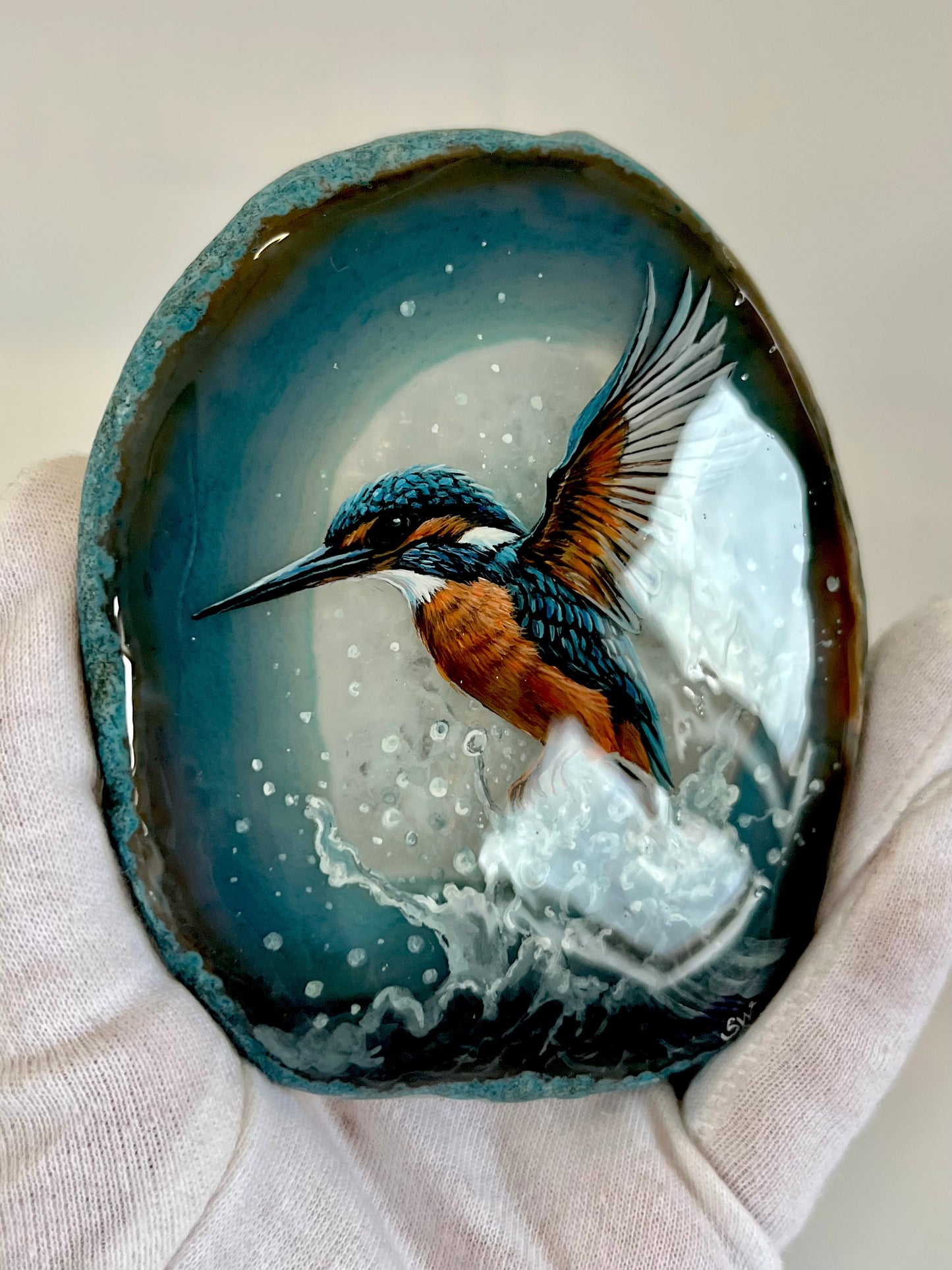 Einzigartige handbemalte Achatscheibe /der Eisvogel/ink.Metallständer