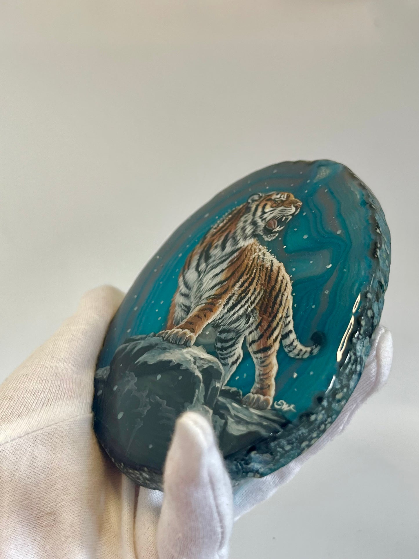 Einzigartige bemalt Achatscheibe/Der Tiger /Hand bemalt /Deko/Tierpotrait/ink.Metallständer