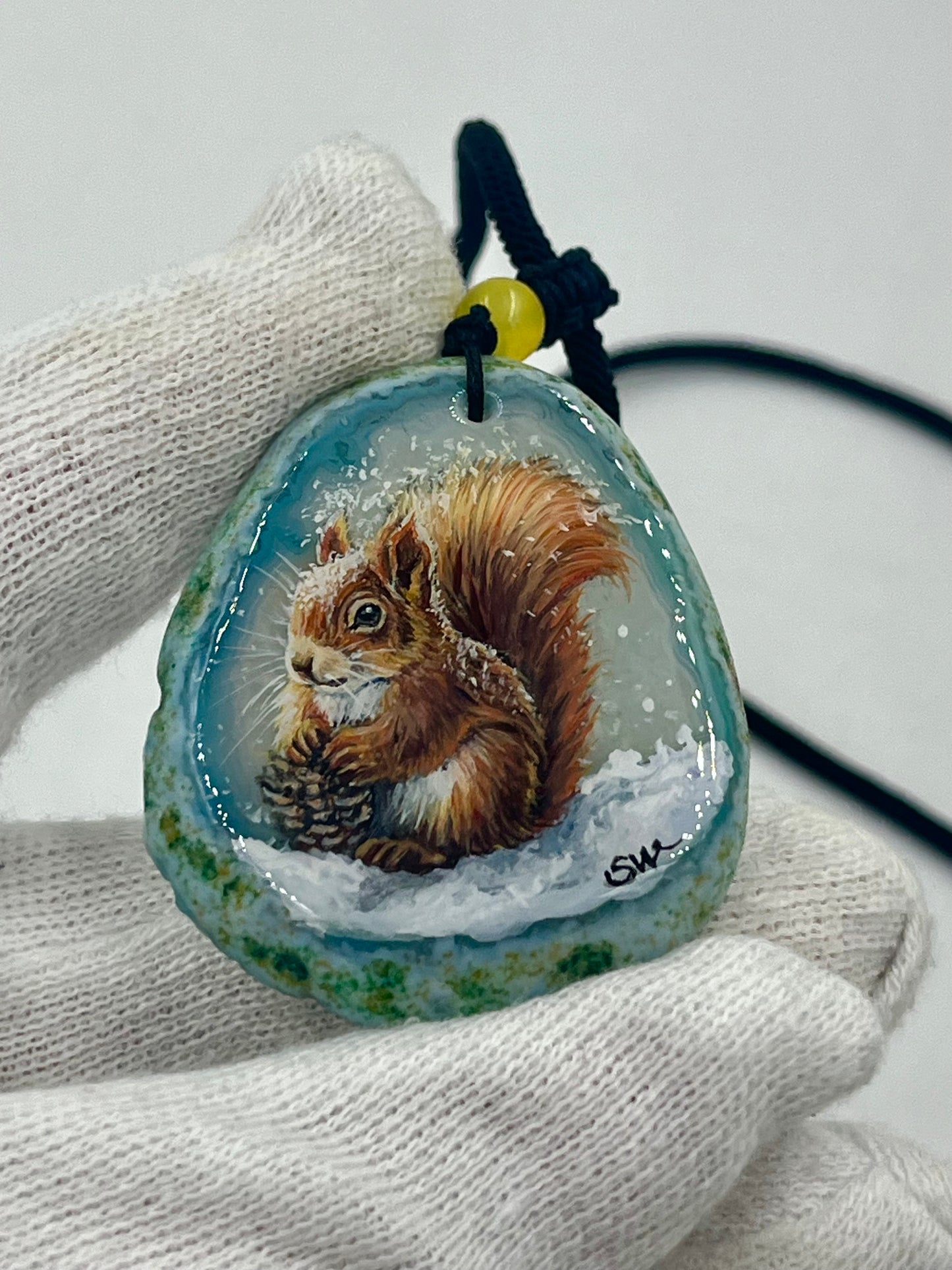 Einzigartige Anhänger /das Eichhörnchen /Achat/Hand bemalt Juwelen und tragbare Kunst /Natur Schmuck