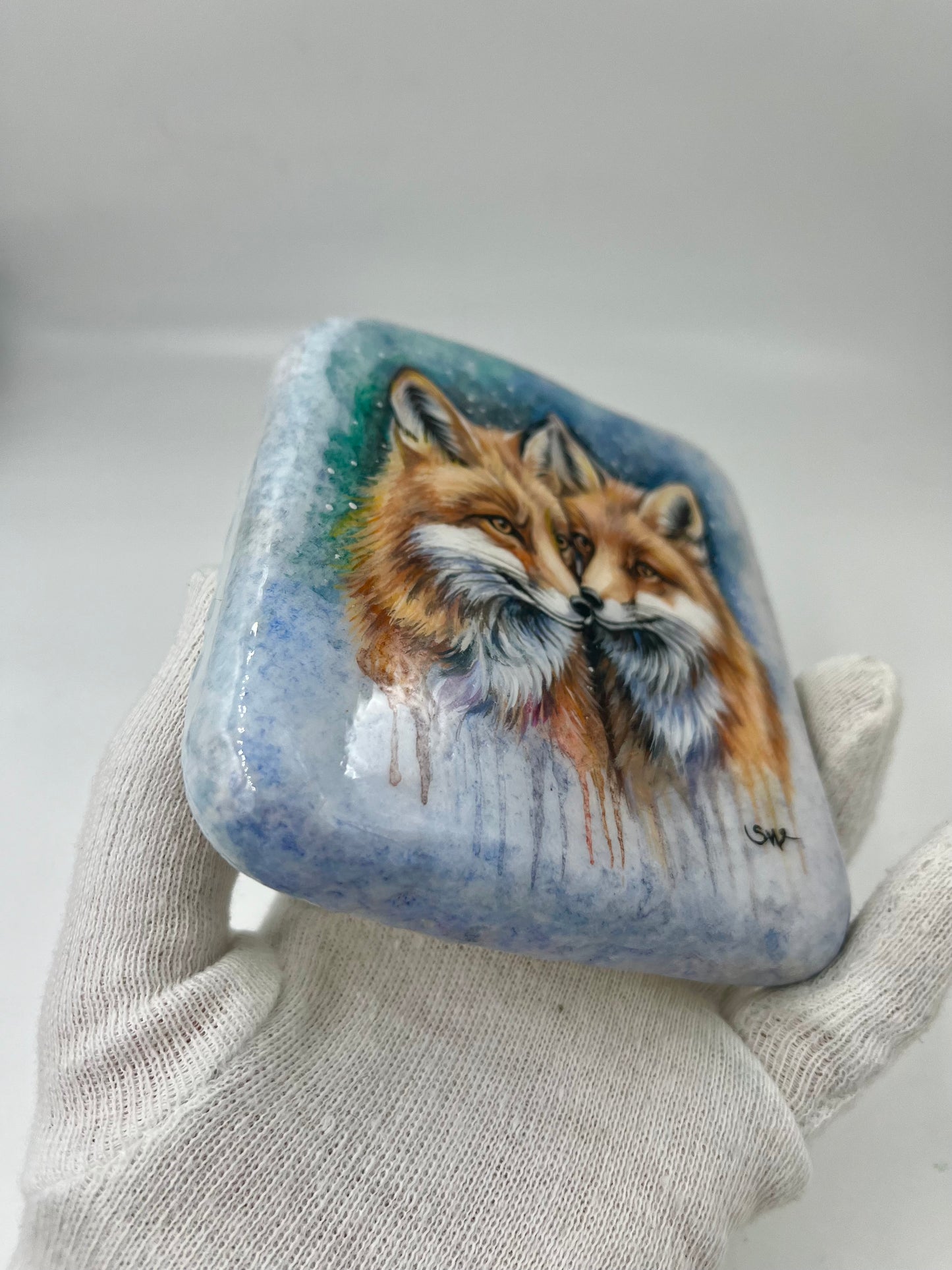 Einzigartig handbemalte Stein/Zwei Fuchs /inklusive Tischstaffelei
