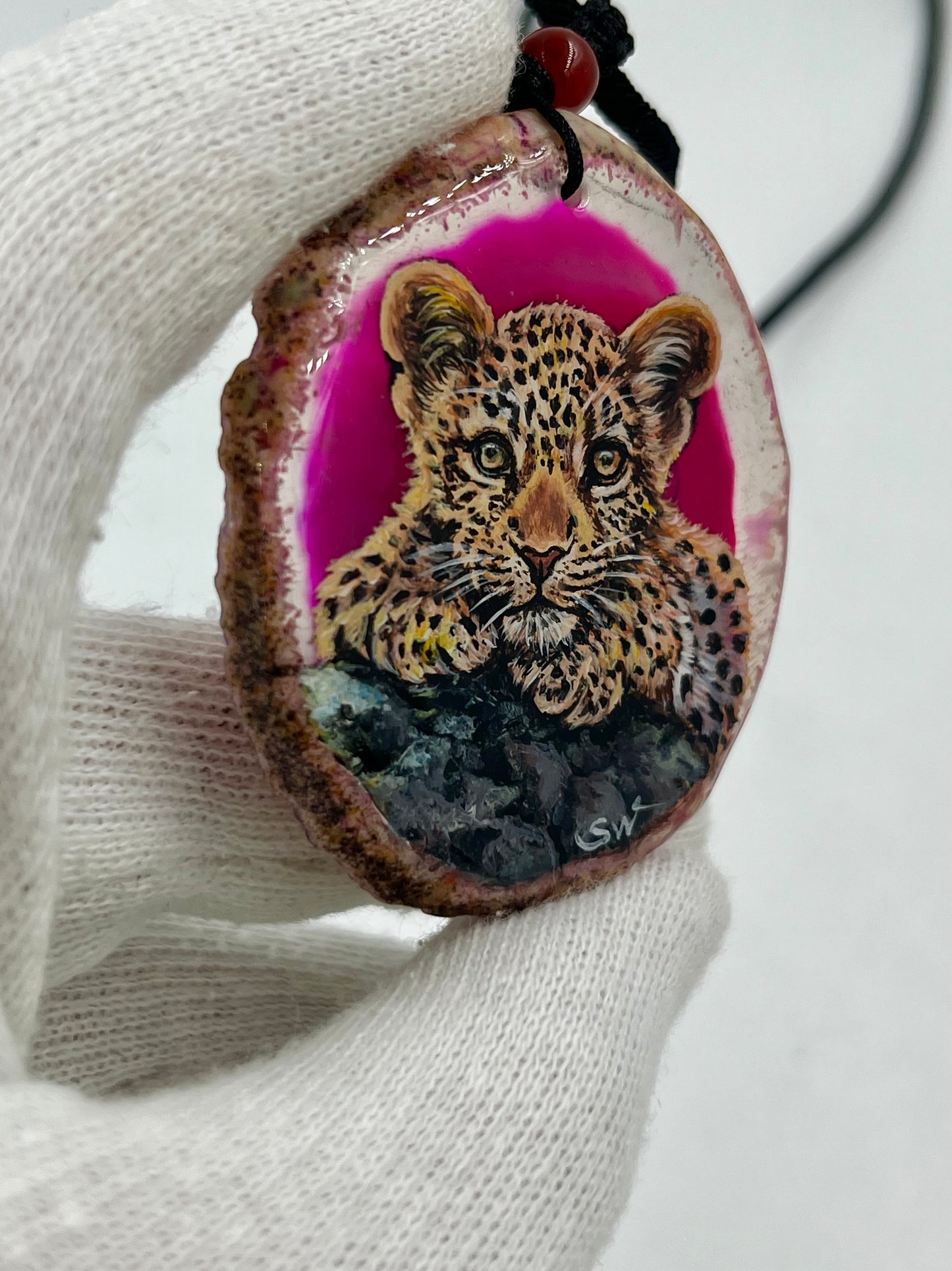 Einzigartige Anhänger /Der Leopardbaby/Achat/Hand bemalt Juwelen und tragbare Kunst /Natur Schmuck