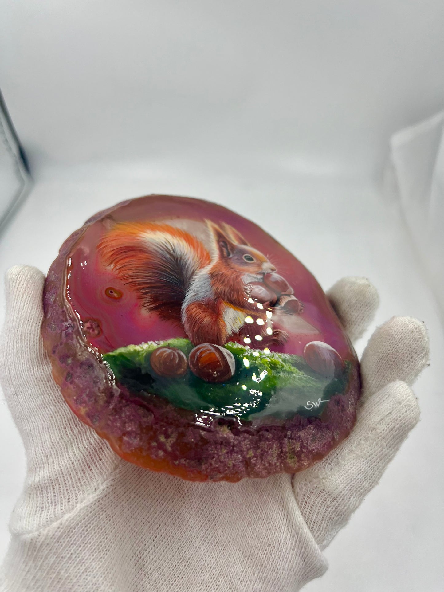 Einzigartige bemalt Achatscheibe/Das Eichhörnchen/Hand bemalt /Deko/Tierpotrait/ink.Metallständer