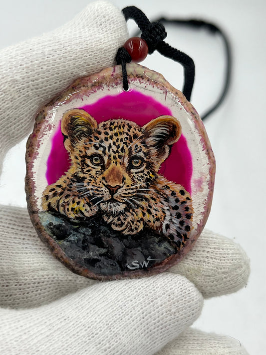 Einzigartige Anhänger /Der Leopardbaby/Achat/Hand bemalt Juwelen und tragbare Kunst /Natur Schmuck