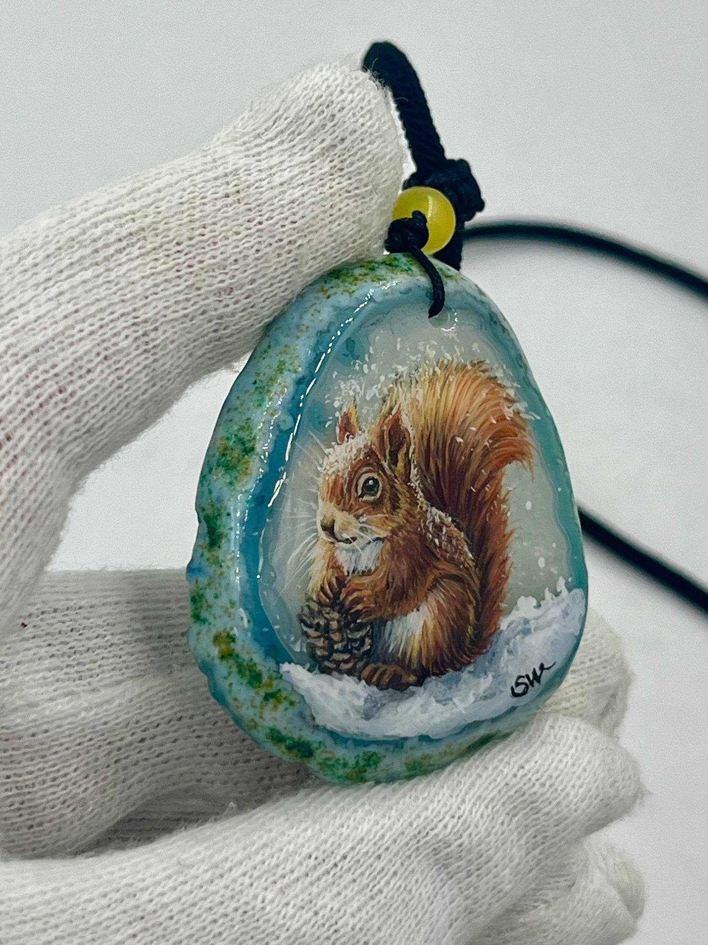 Einzigartige Anhänger /das Eichhörnchen /Achat/Hand bemalt Juwelen und tragbare Kunst /Natur Schmuck