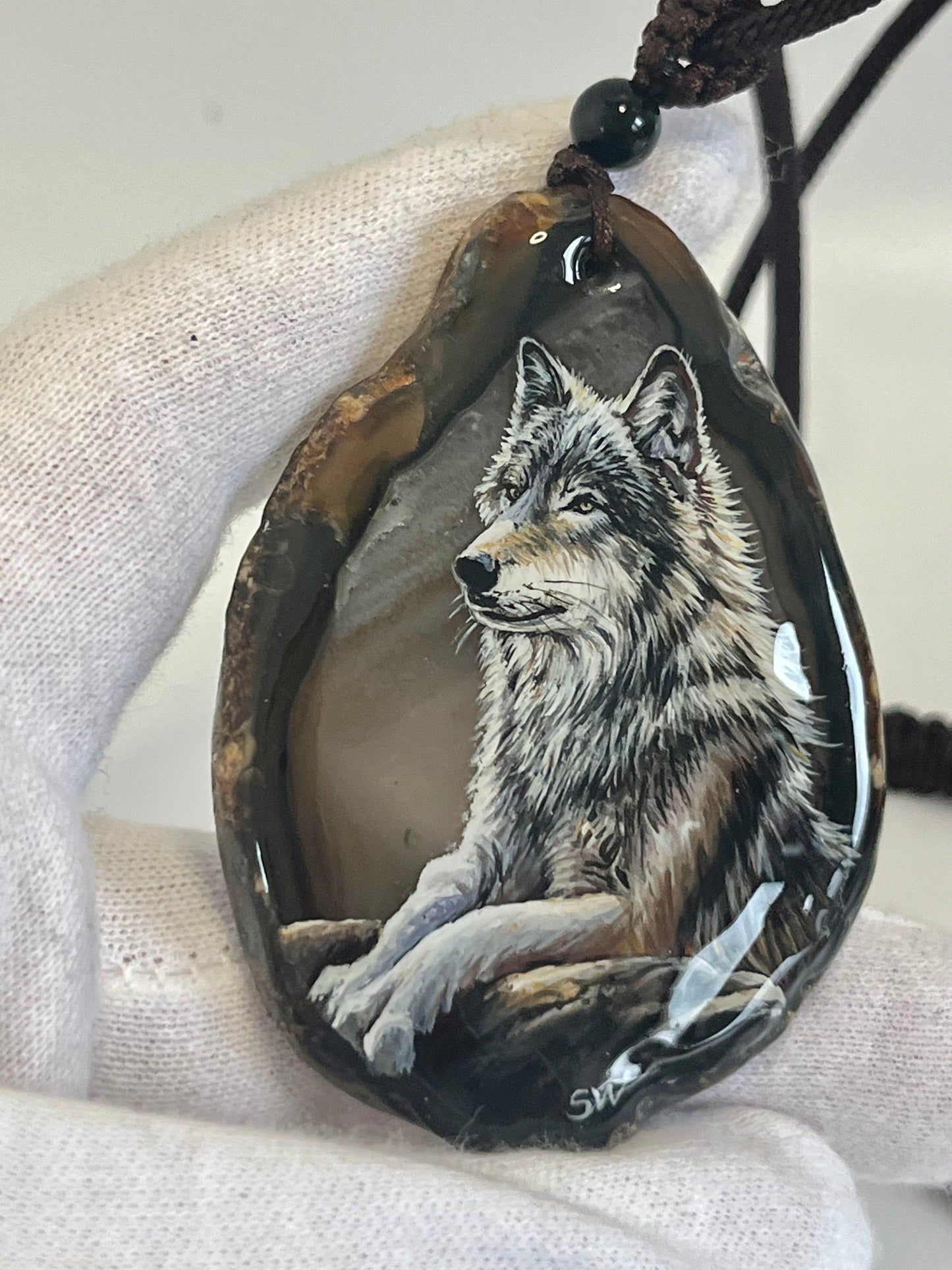 Einzigartige Anhänger /Der Wolf /Achat/Hand bemalt Juwelen und tragbare Kunst /Natur Schmuck