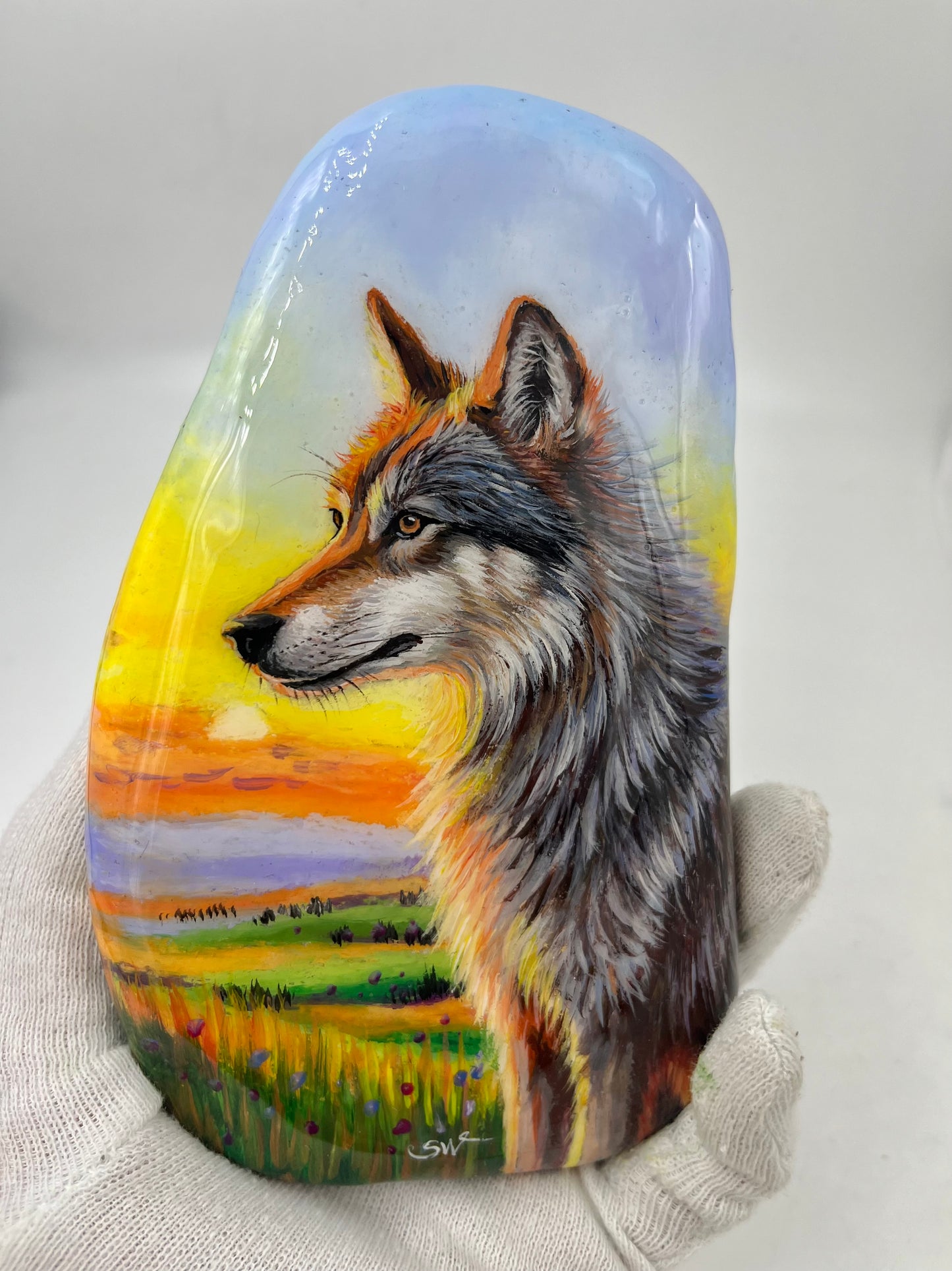 Einzigartig handbemalte Stein/Der Wolf im Abendlicht /inklusive Tischstaffelei