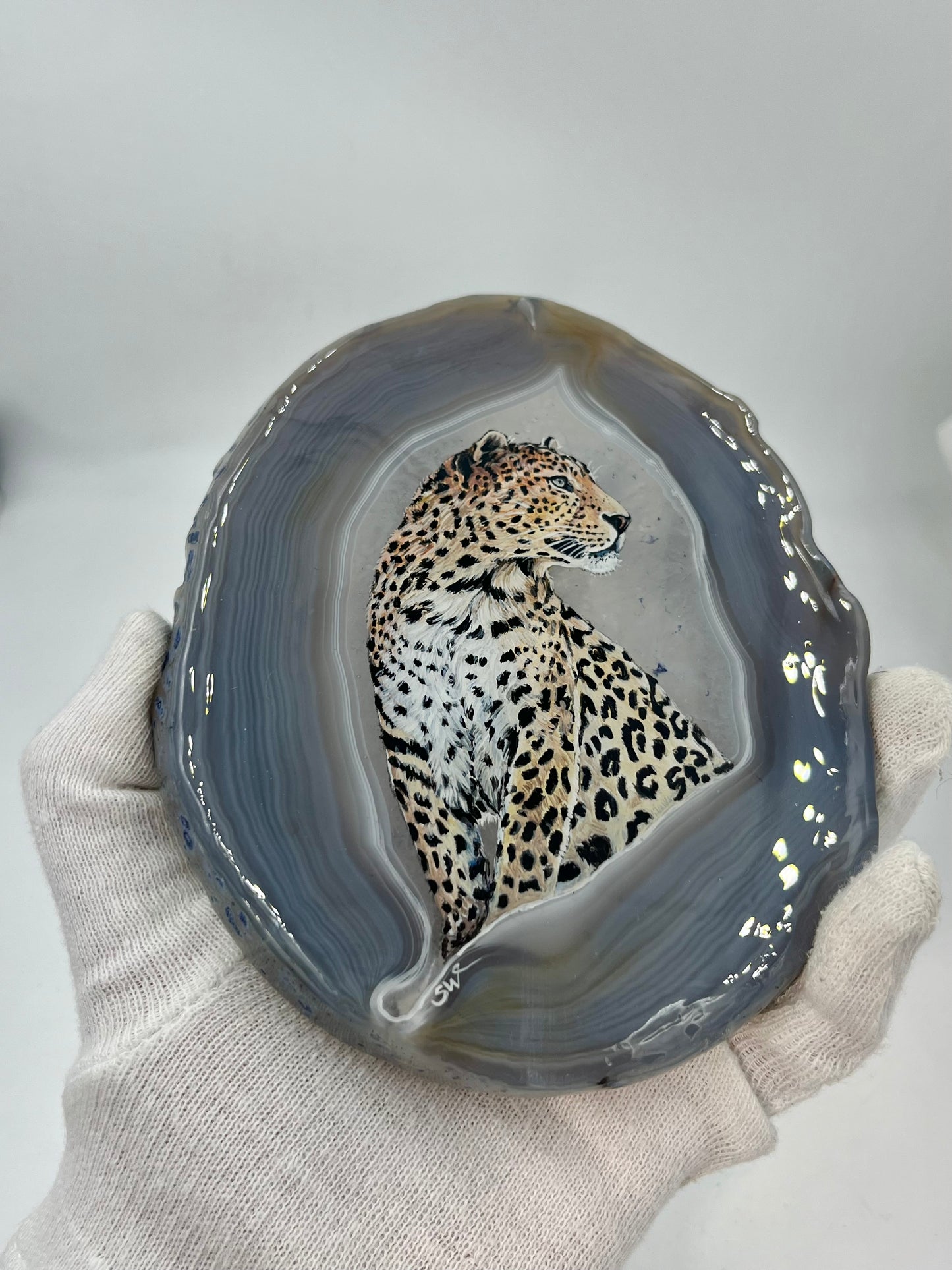 Einzigartige bemalt Achatscheibe/Der Leopard /Hand bemalt /Deko/Tierpotrait/ink.Metallständer