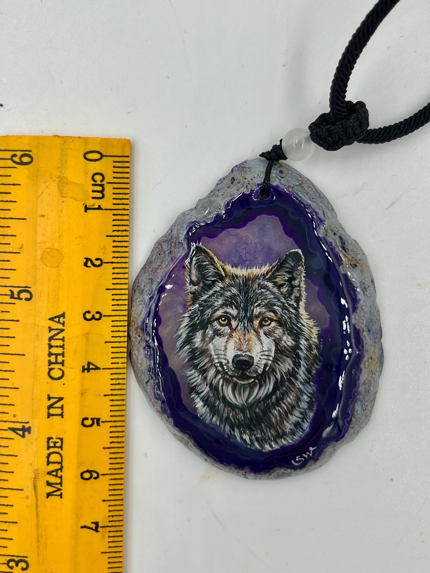 Einzigartige Anhänger /Der Wolf /Achat/Hand bemalt Juwelen und tragbare Kunst /Natur Schmuck