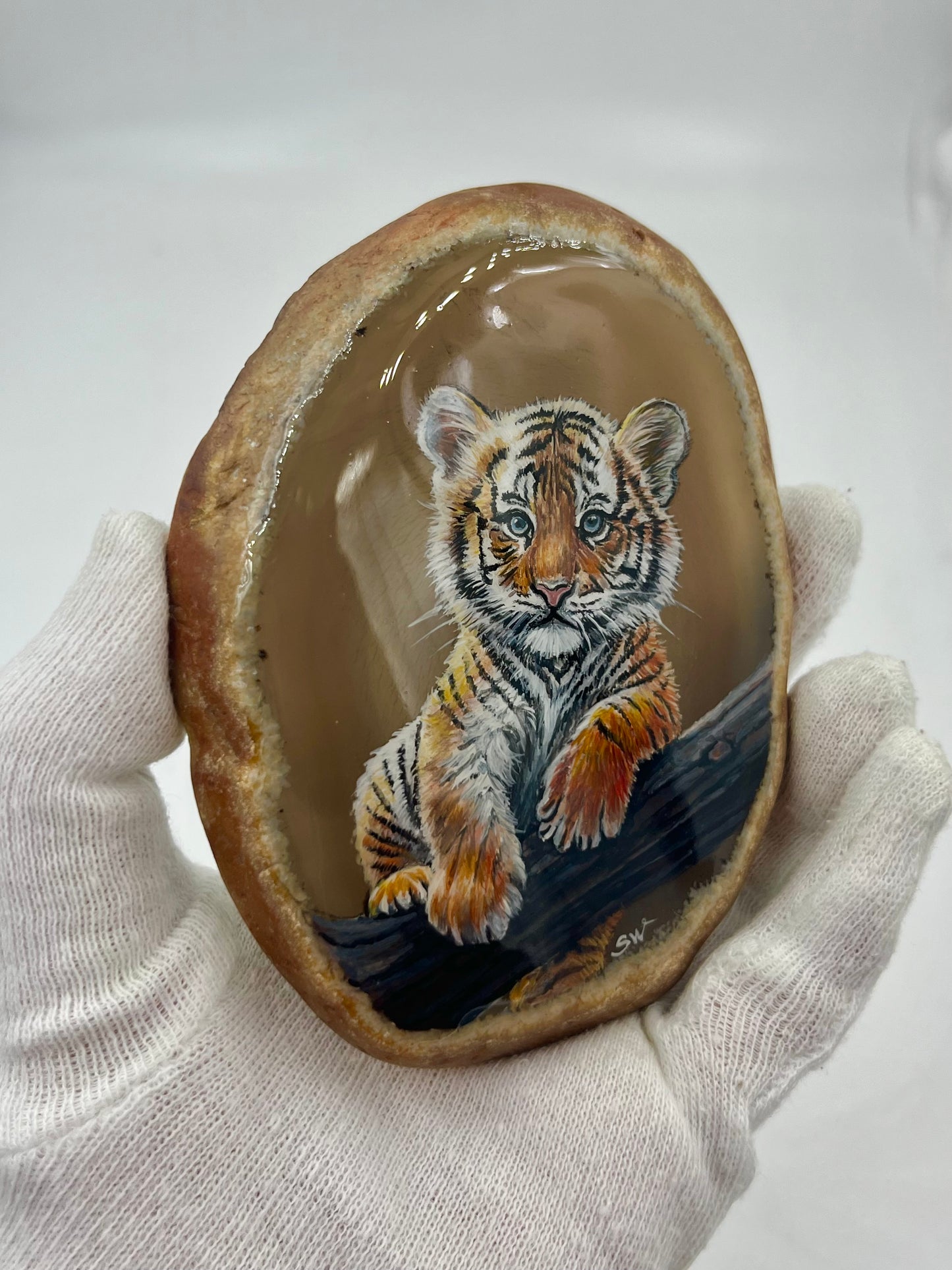 Einzigartige bemalt Achatscheibe/Der Tigerbaby/Hand bemalt /Deko/Tierpotrait/ink.Metallständer