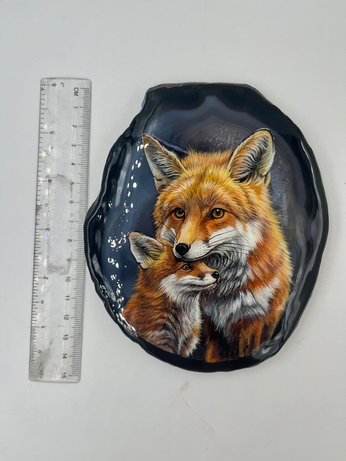 Einzigartige bemalt Achatscheibe/Der Fuchs Mama und Kind/Hand bemalt /Deko/Tierpotrait/ink.Metallständer