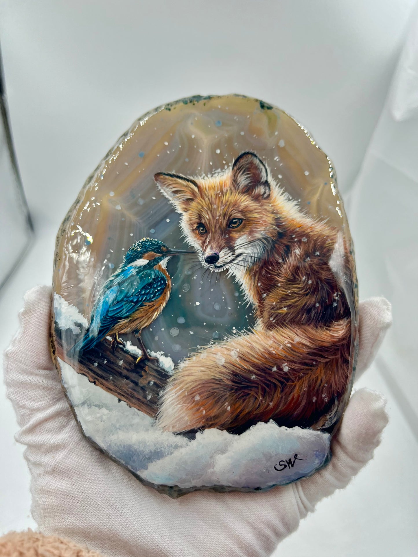 Einzigartige bemalt Achatscheibe/der Fuchs und der Eisvoglel /Hand bemalt /Deko/Tierpotrait/ink.Metallständer