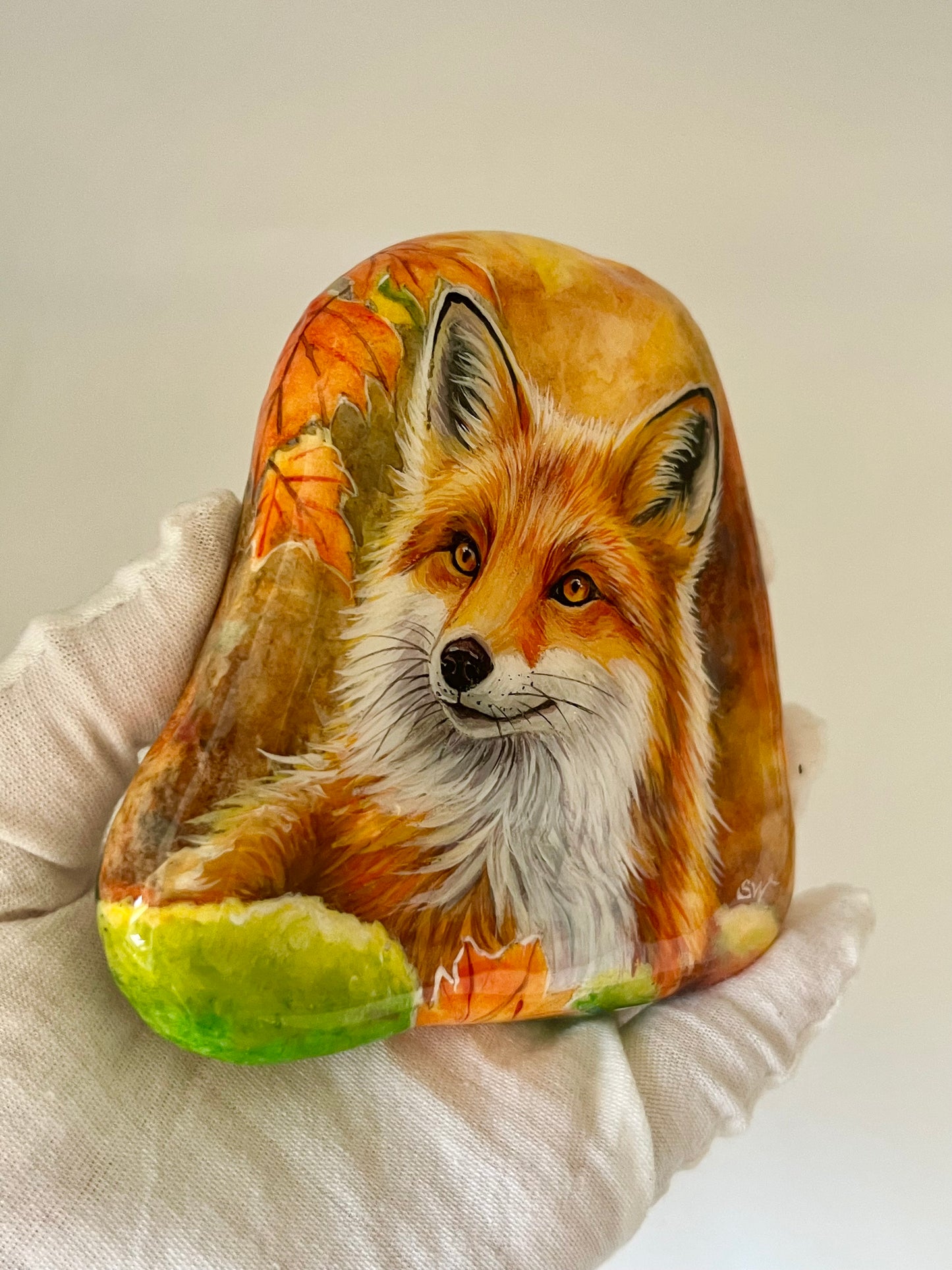 Einzigartig handbemalte Stein/der Fuchs und der Vogel /inklusive Tischstaffele