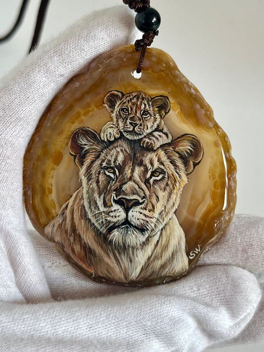 Einzigartige Anhänger /Löwen Mama und KindAchat/Hand bemalt Juwelen und tragbare Kunst /Natur Schmuck