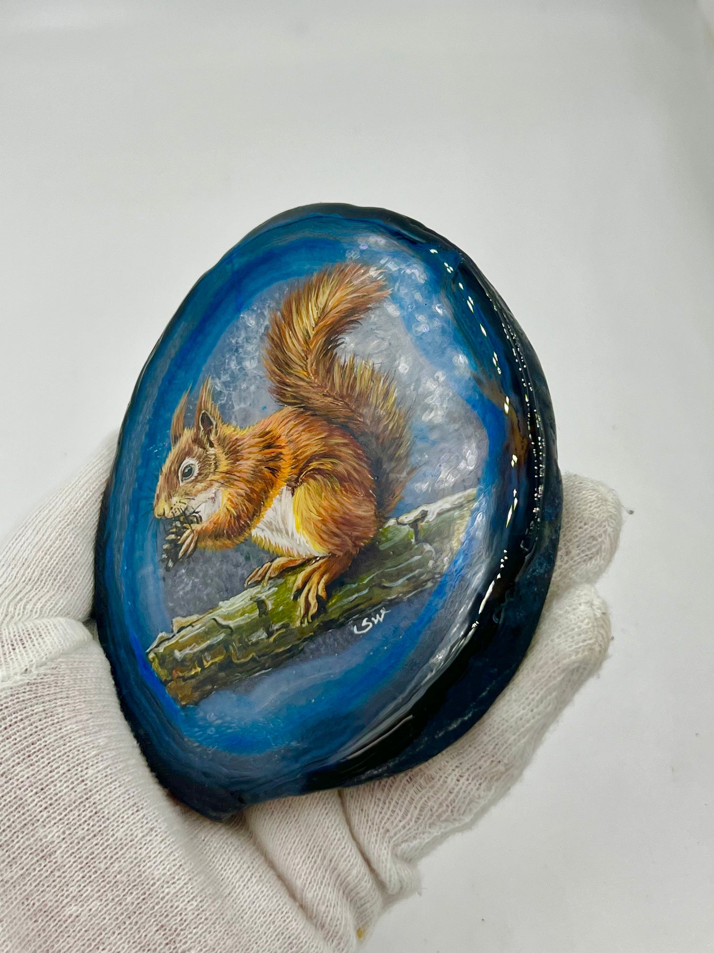 Einzigartige bemalt Achatscheibe/Das Eichhörnchen/Hand bemalt /Deko/Tierpotrait/ink.Metallständer