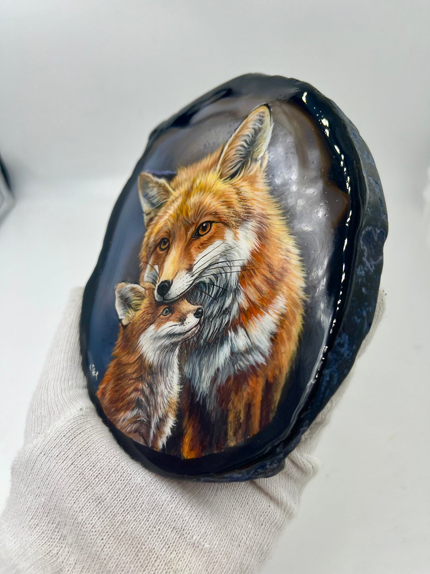 Einzigartige bemalt Achatscheibe/Der Fuchs Mama und Kind/Hand bemalt /Deko/Tierpotrait/ink.Metallständer