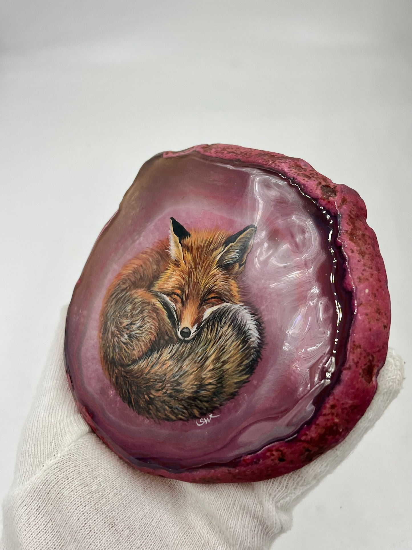 Einzigartige bemalt Achatscheibe/ Das schlafende Füchschen /Hand bemalt /Deko/Tierpotrait/ink.Metallständer