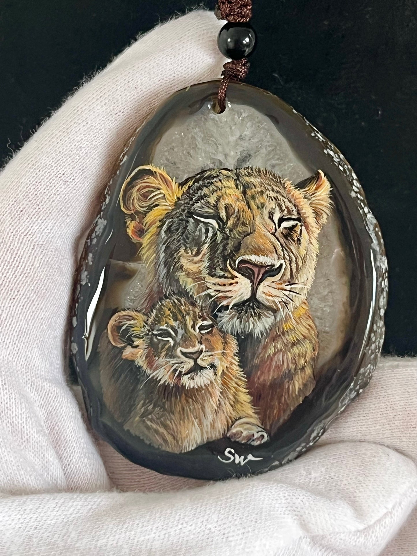 Einzigartige Anhänger /Löwe Mama und Kind/Achat/Hand bemalt Juwelen und tragbare Kunst /Natur Schmuck