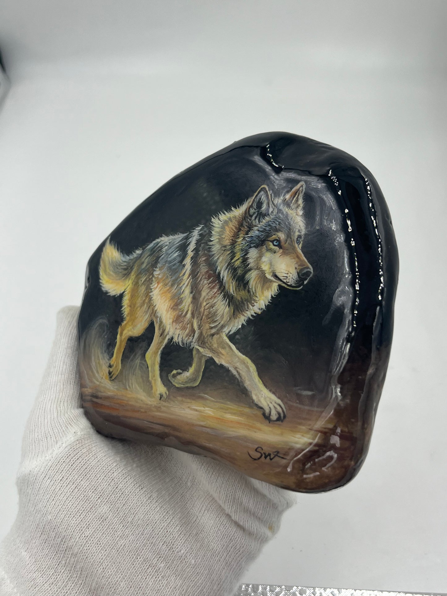Einzigartig handbemalte /Ein rennender Wolf/inklusive Tischstaffelei