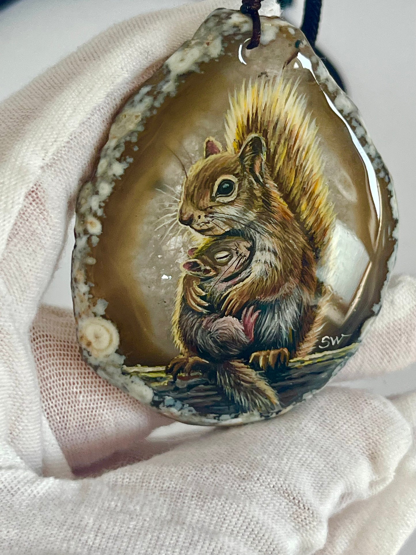 Einzigartige Anhänger /Eichhörchen Mama und Kind/Achat/Hand bemalt Juwelen und tragbare Kunst /Natur Schmuck