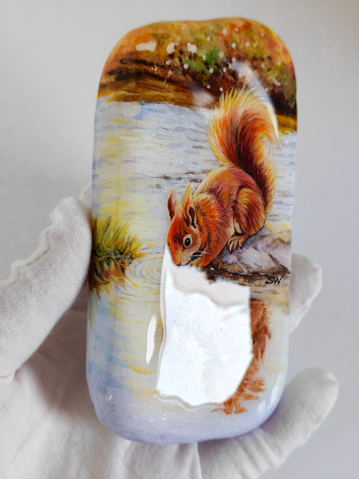 Einzigartig handbemalte Stein/das Eichhörnchen /inklusive Tischstaffele