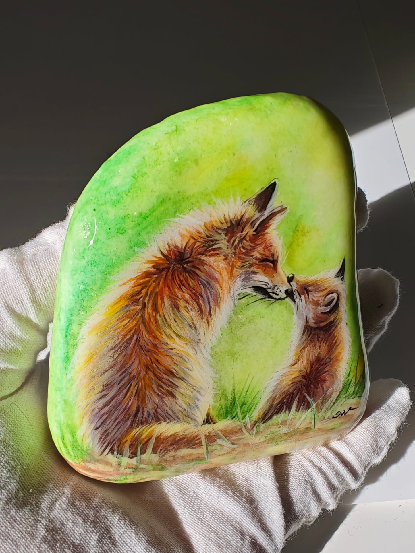 Einzigartig handbemalte Stein/Der Fuchs Mama und Kind /inklusive Tischstaffele