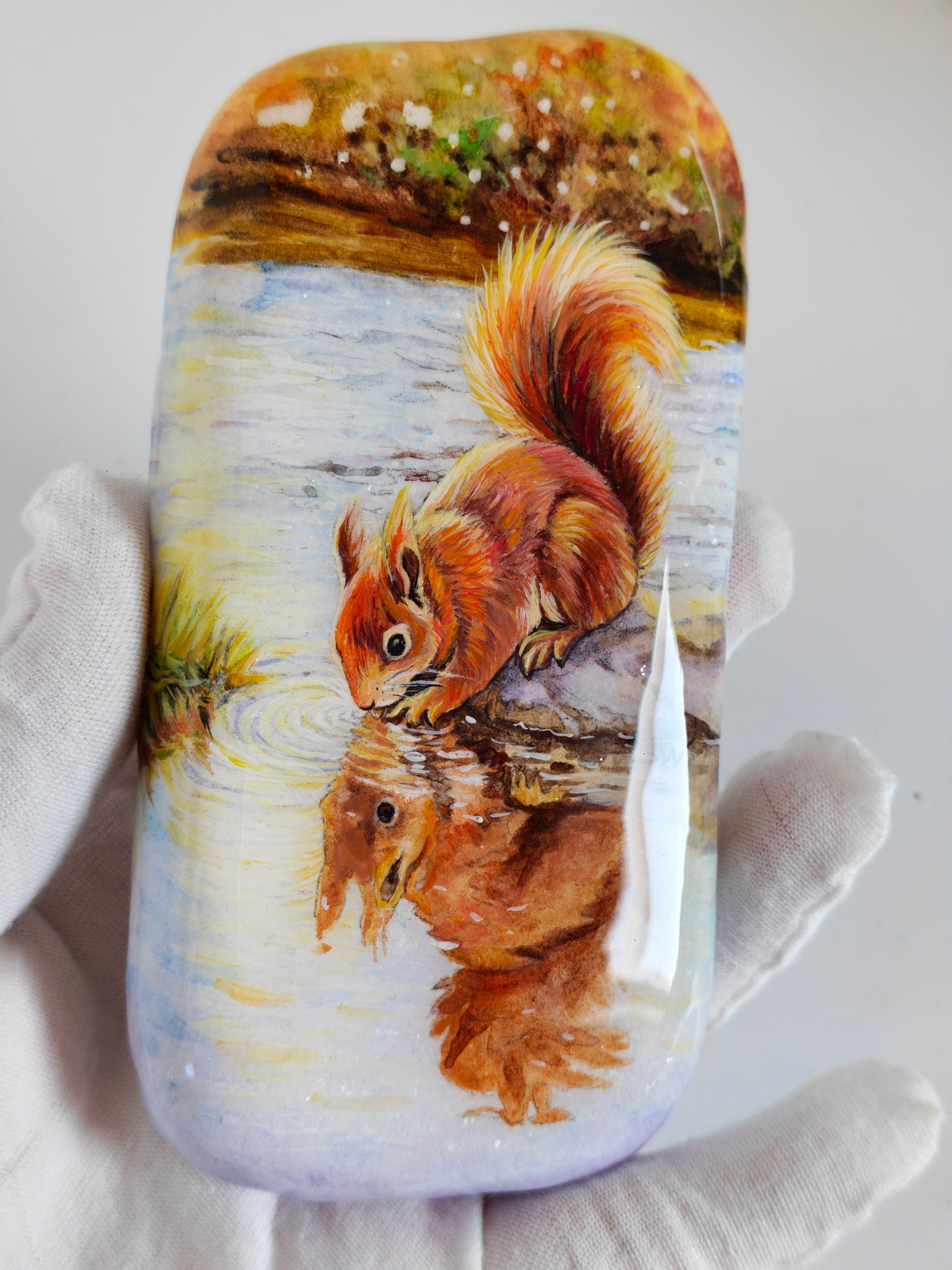 Einzigartig handbemalte Stein/das Eichhörnchen /inklusive Tischstaffele