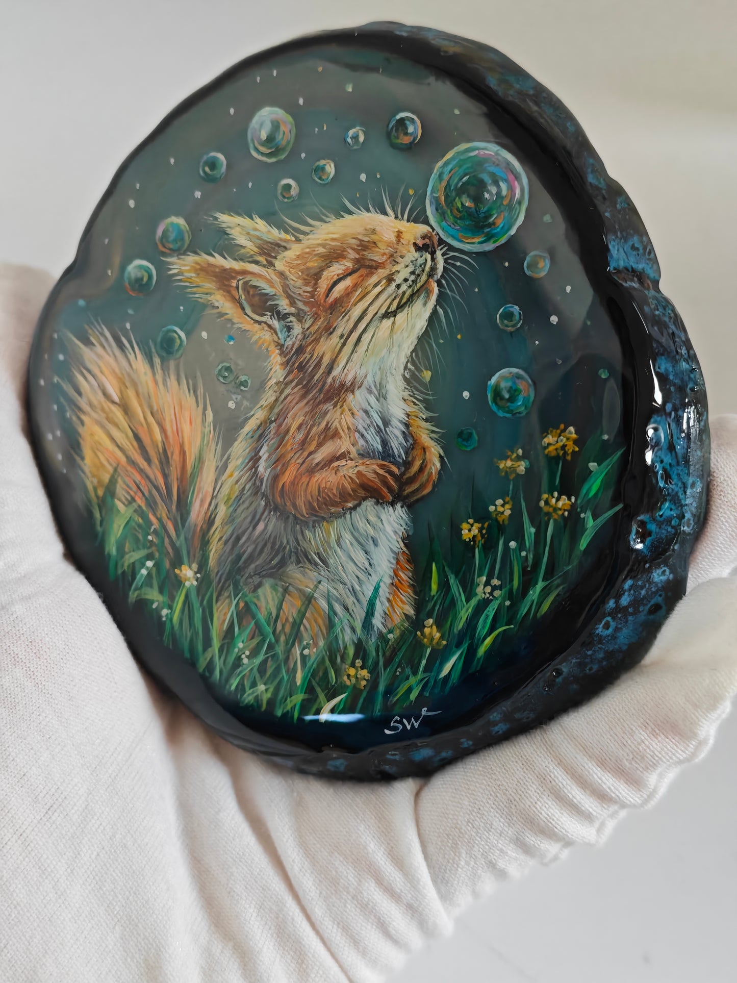 Einzigartige bemalt Achatscheibe/Das Eichhörnchen /Hand bemalt /Deko/Tierpotrait/ink.Metallständer