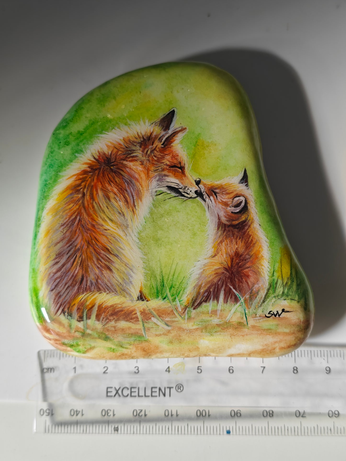 Einzigartig handbemalte Stein/Der Fuchs Mama und Kind /inklusive Tischstaffele