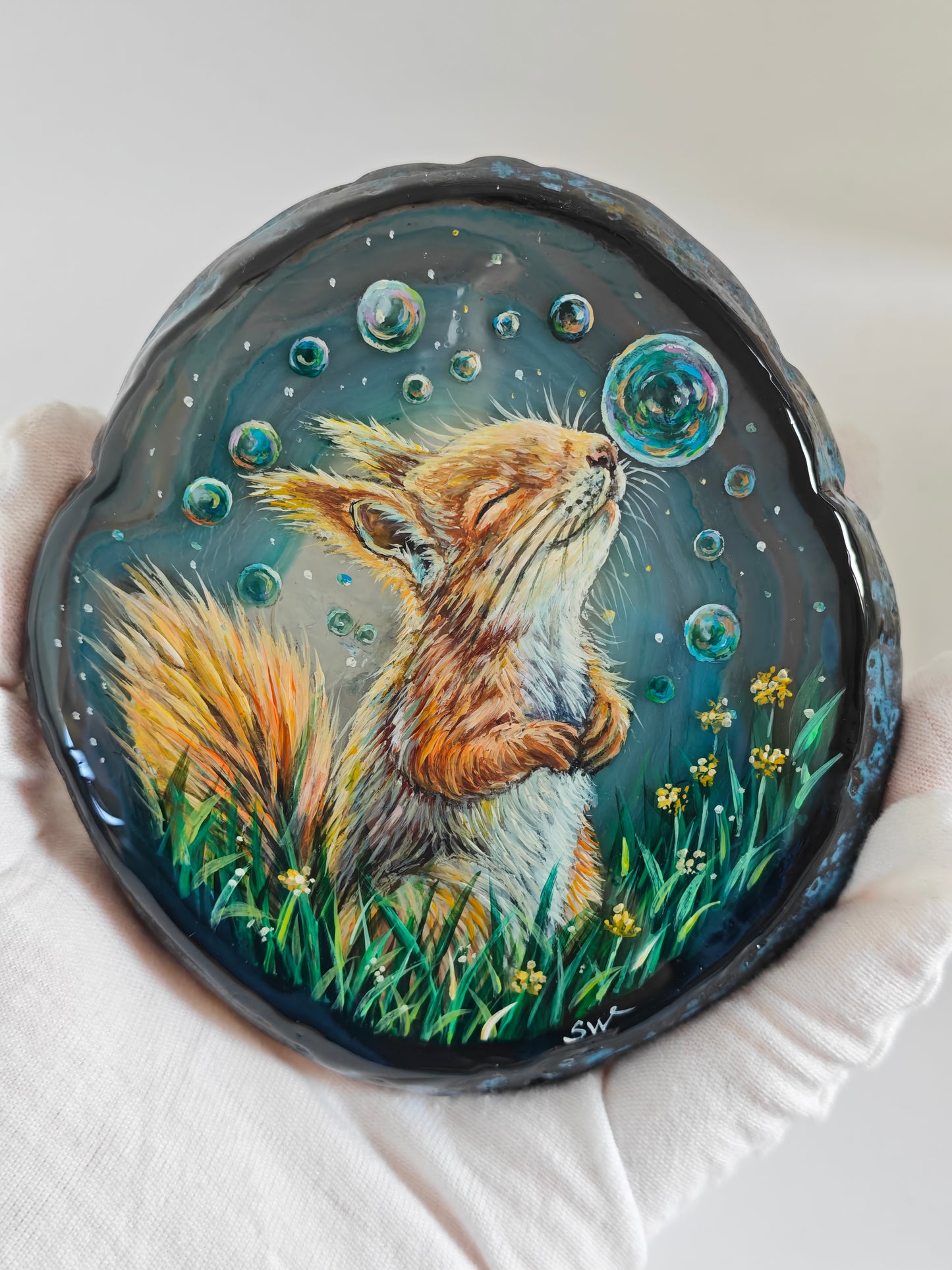 Einzigartige bemalt Achatscheibe/Das Eichhörnchen /Hand bemalt /Deko/Tierpotrait/ink.Metallständer