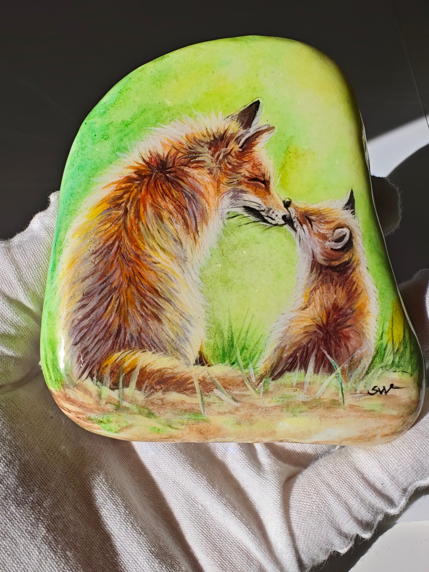 Einzigartig handbemalte Stein/Der Fuchs Mama und Kind /inklusive Tischstaffele