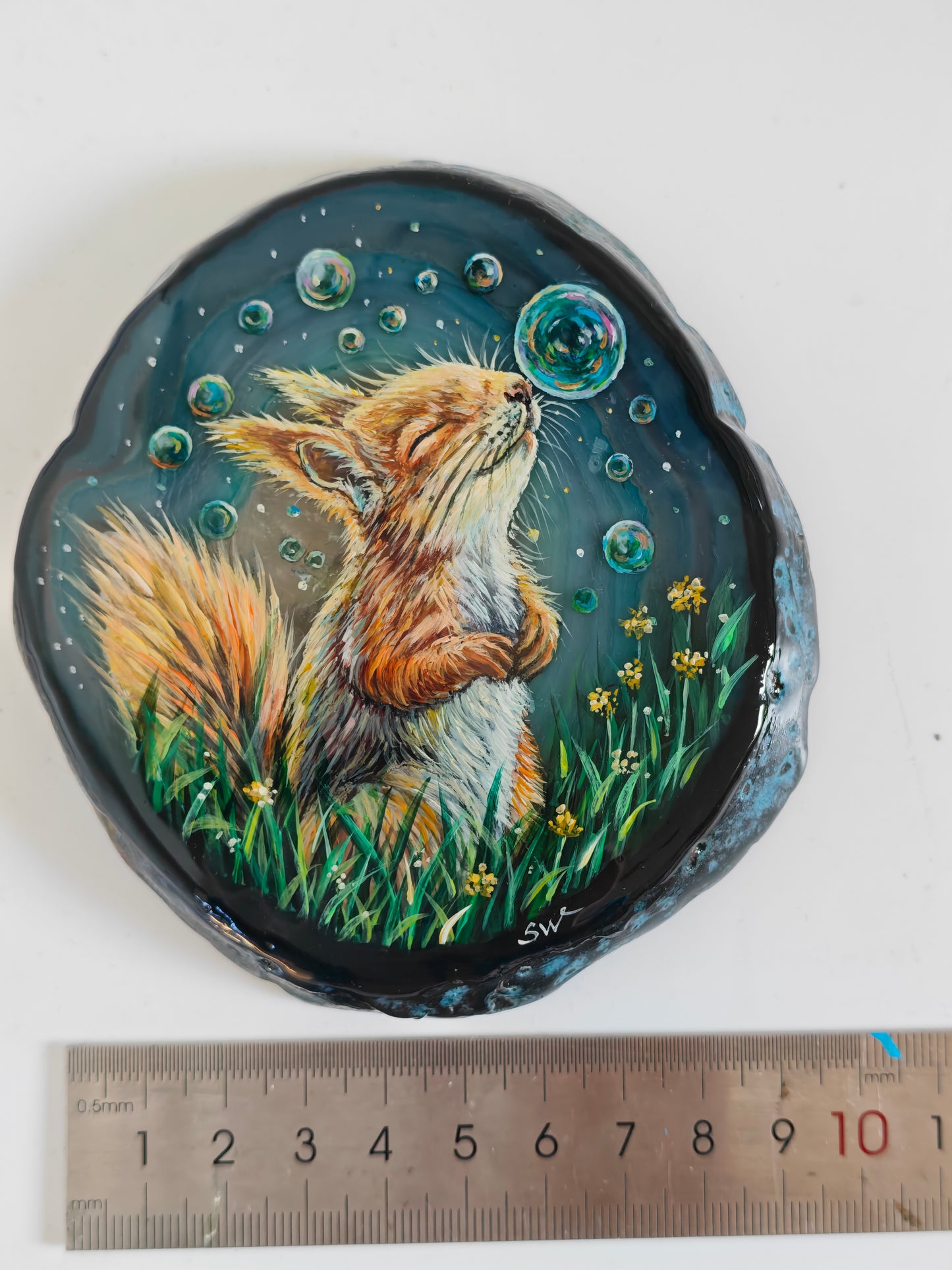 Einzigartige bemalt Achatscheibe/Das Eichhörnchen /Hand bemalt /Deko/Tierpotrait/ink.Metallständer