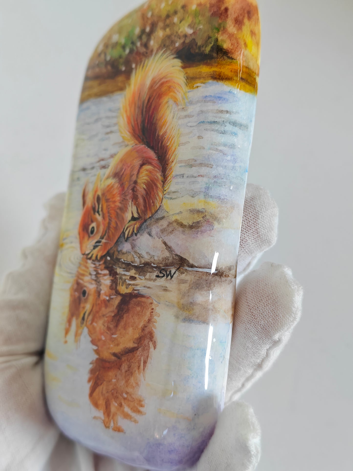 Einzigartig handbemalte Stein/das Eichhörnchen /inklusive Tischstaffele